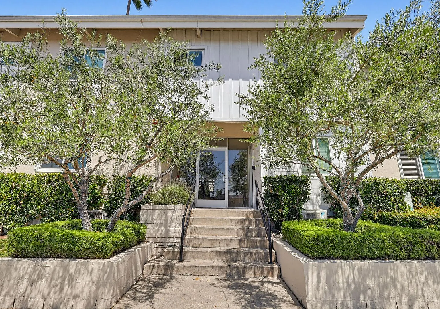 Chloe's Apartment's on Arlington — Photo 2