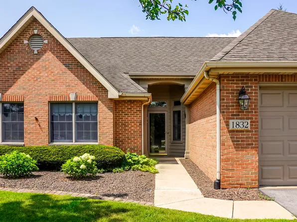 1832 Windfield Dr, Munster, IN 46321