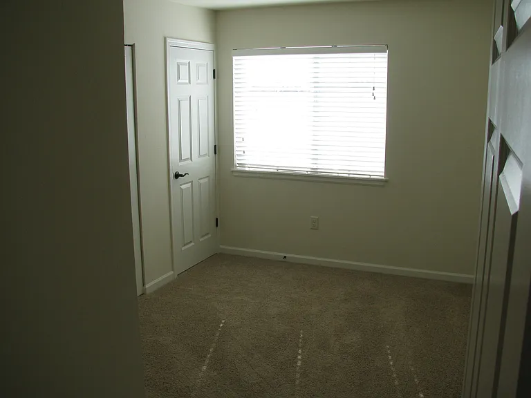 1241 Meadowbrook Dr — Photo 9