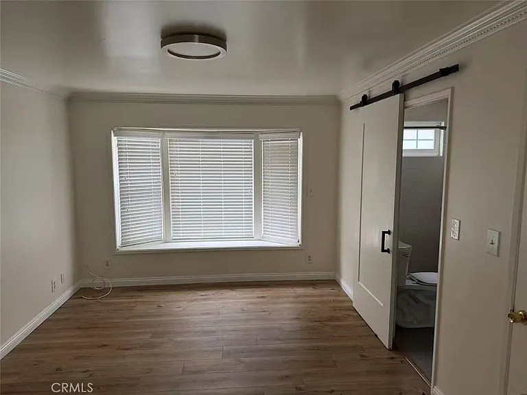 6137 Camellia Ave — Photo 10