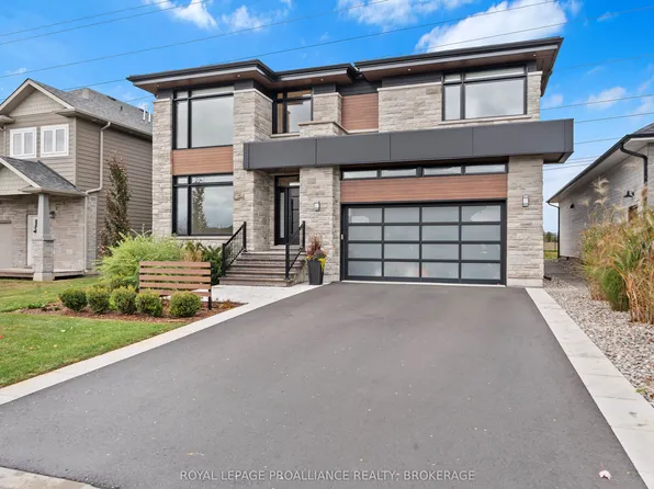 832 Windermere Dr, Kingston, ON K7P 0N5