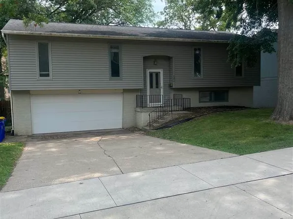 52 Olive Ct, Iowa City, IA 52246