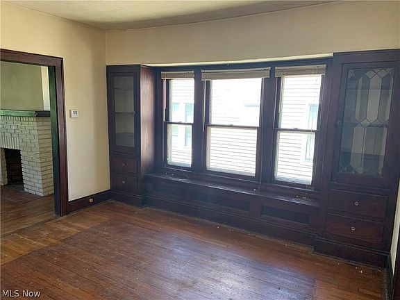 5th image of 2207 Chesterland Ave