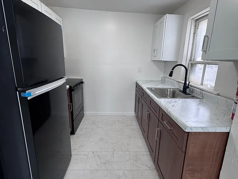 20 Sycamore St #1 — Photo 6