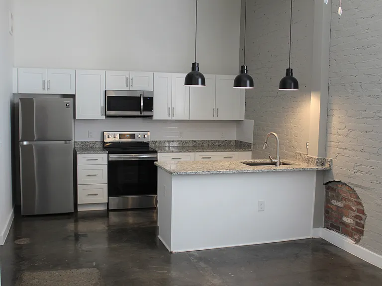 410 Wellons St #204 — Photo 6