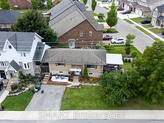 2nd image of 23 Moffatt St