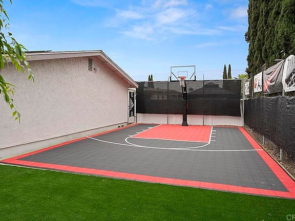 5th image of 8427 Carlton Oaks Dr