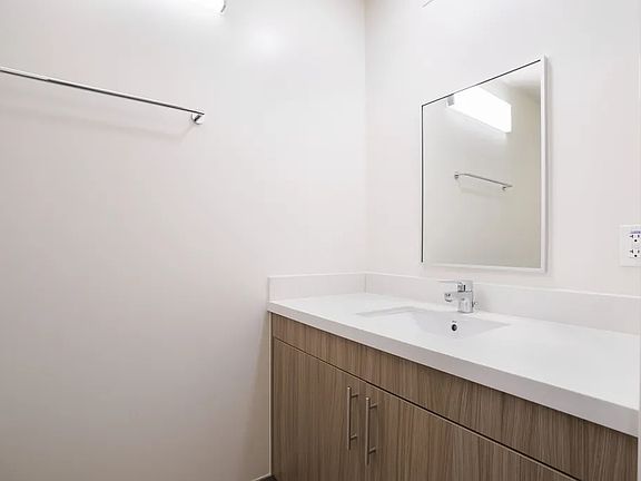 5th image of 2712 Shattuck Ave #205