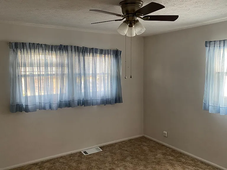 1871 Center Ct — Photo 9