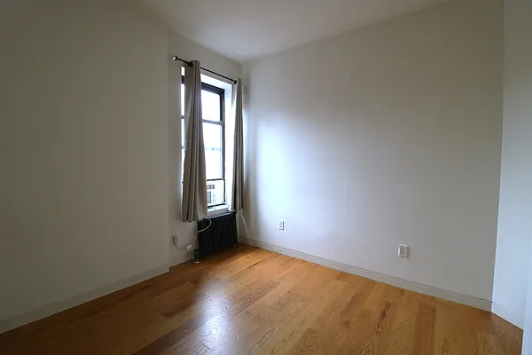 Rented by Akam Sales and Brokerage | media 4
