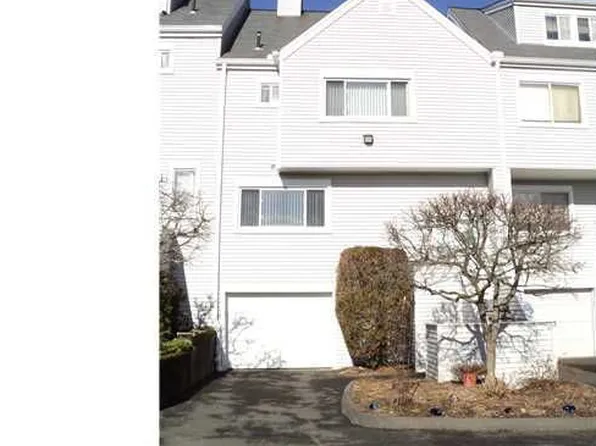 45 Country Pl, Shelton, CT 06484