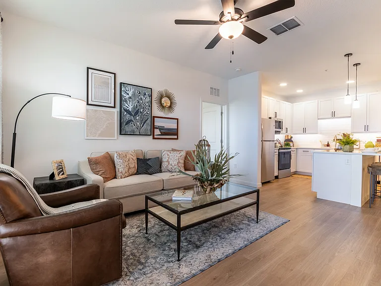 SW 38th Avenue Apartments — Photo 31