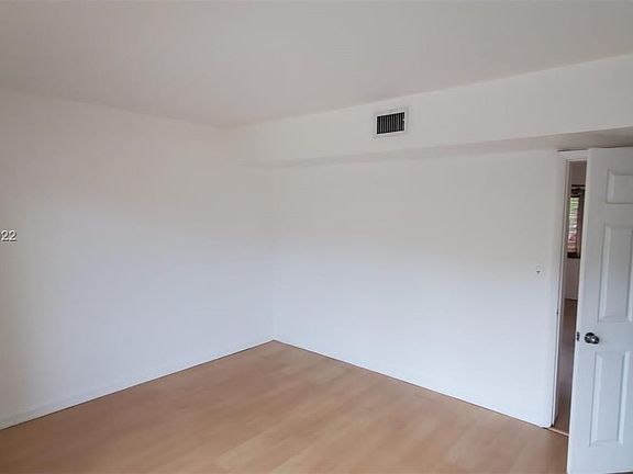 2nd image of 1500 NE 127th St APT 205