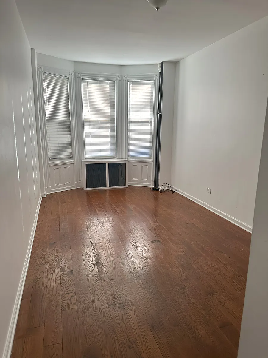Building Photo - 106 Cottage St #2