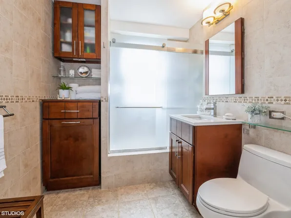 70-25 Yellowstone Boulevard image 8 of 12