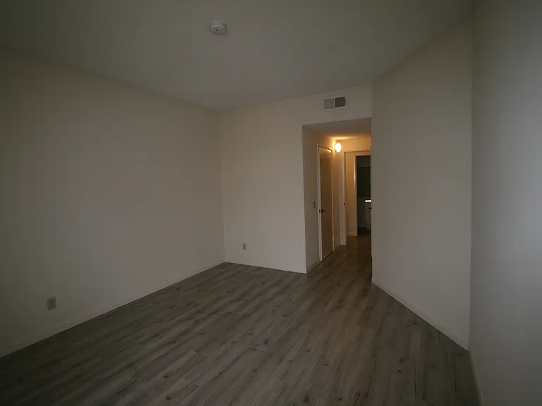 3637 Clarington Ave #202 — Photo 33