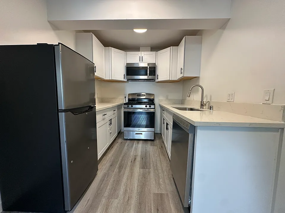 201 Ladera St #22