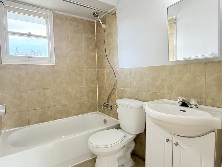 506 Aylmer Ave #4 — Photo 11
