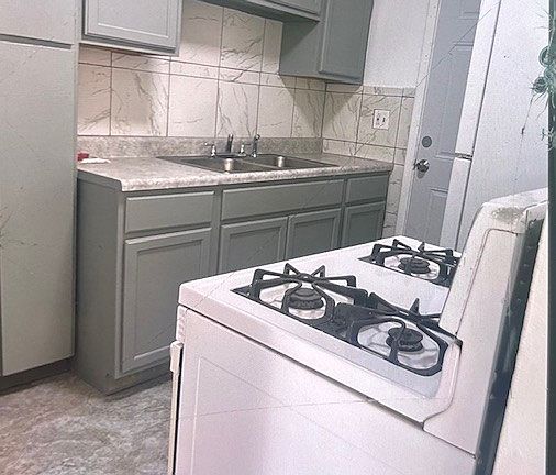 5th image of 2321 Western Ave