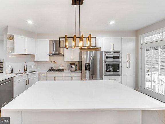 4th image of 156 Golden Ash Way