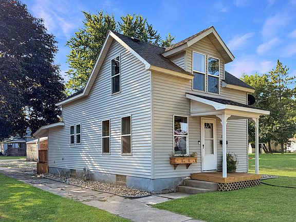 3rd image of 284 2nd St