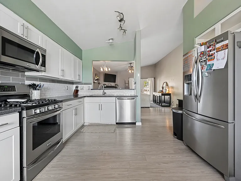 4910 Hawk Meadow Dr — Photo 5