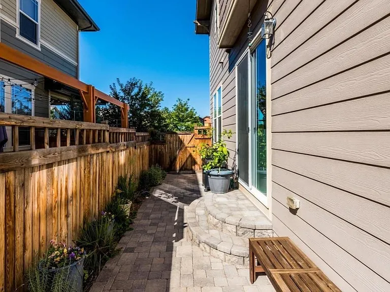 2658 Iola St — Photo 12