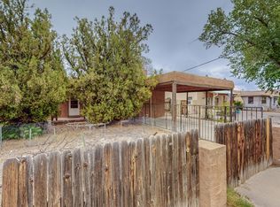 4627 10th St NW, Albuquerque, NM 87107