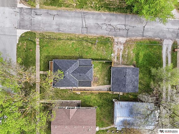 2nd image of 410 Jefferson St