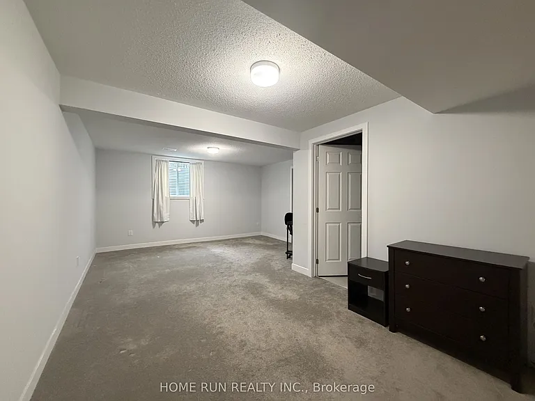 216 Billrian Cres — Photo 21