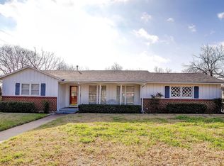 1203 Greenbriar Ln, Cleburne, TX 76033