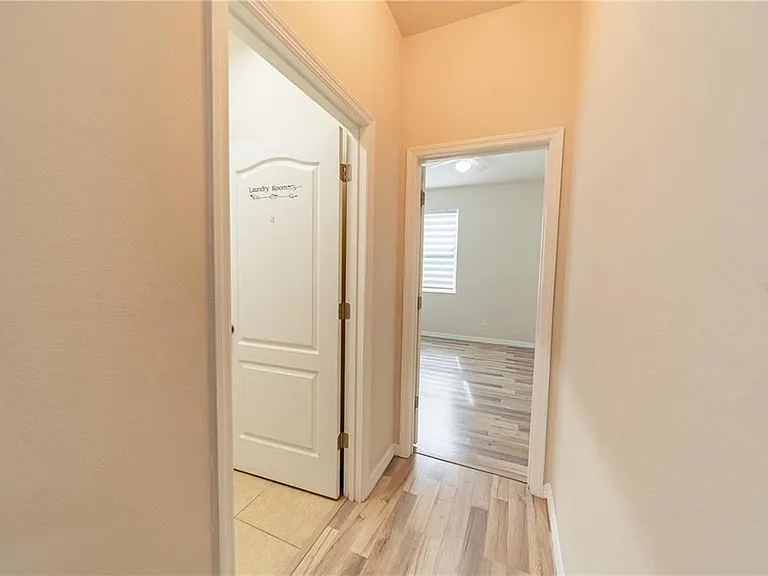 2592 Isabela Ter — Photo 21