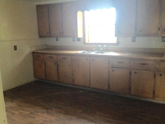 3rd image of 445 County Road 1120