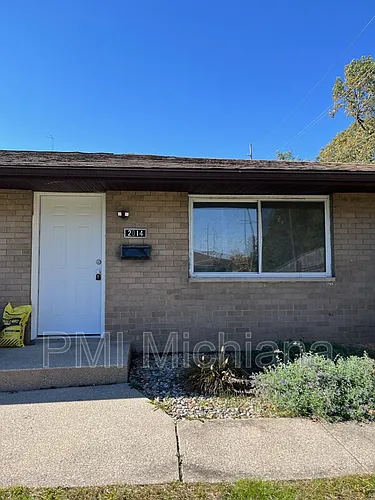 2014 Lathrop St Photo 1