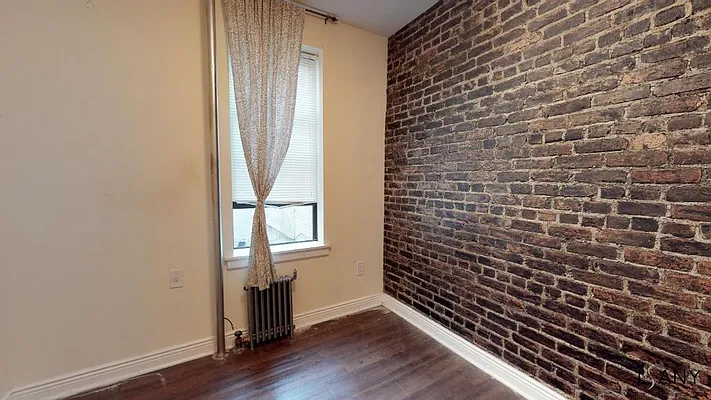 Rented by LandSeair Real Estate Group | media 9