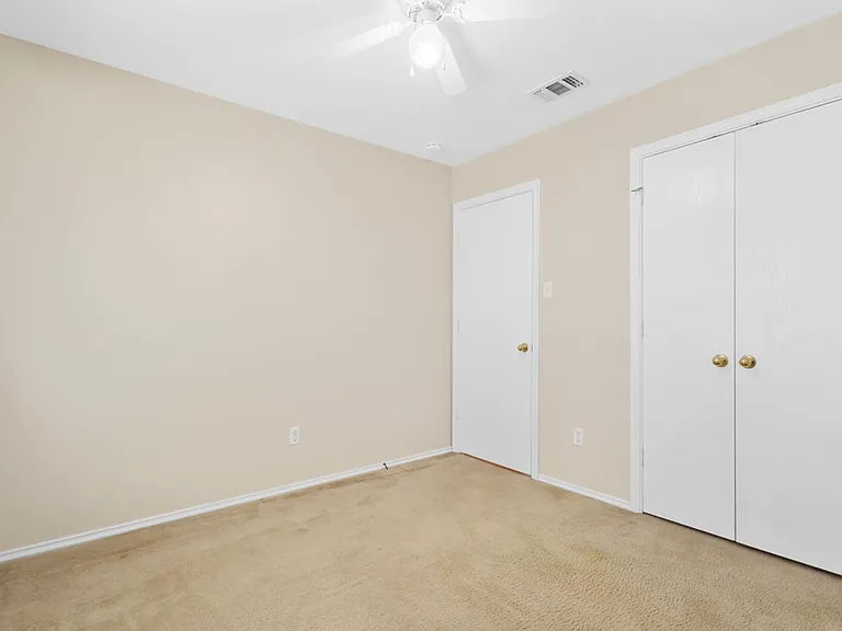 8304 Heights Valley — Photo 14