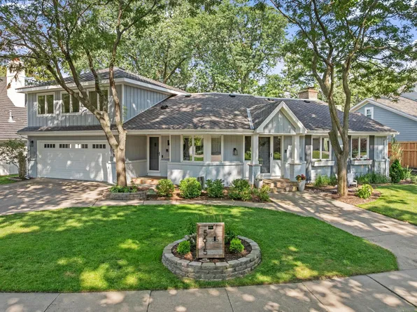 5615 Woodcrest Dr, Edina, MN 55424