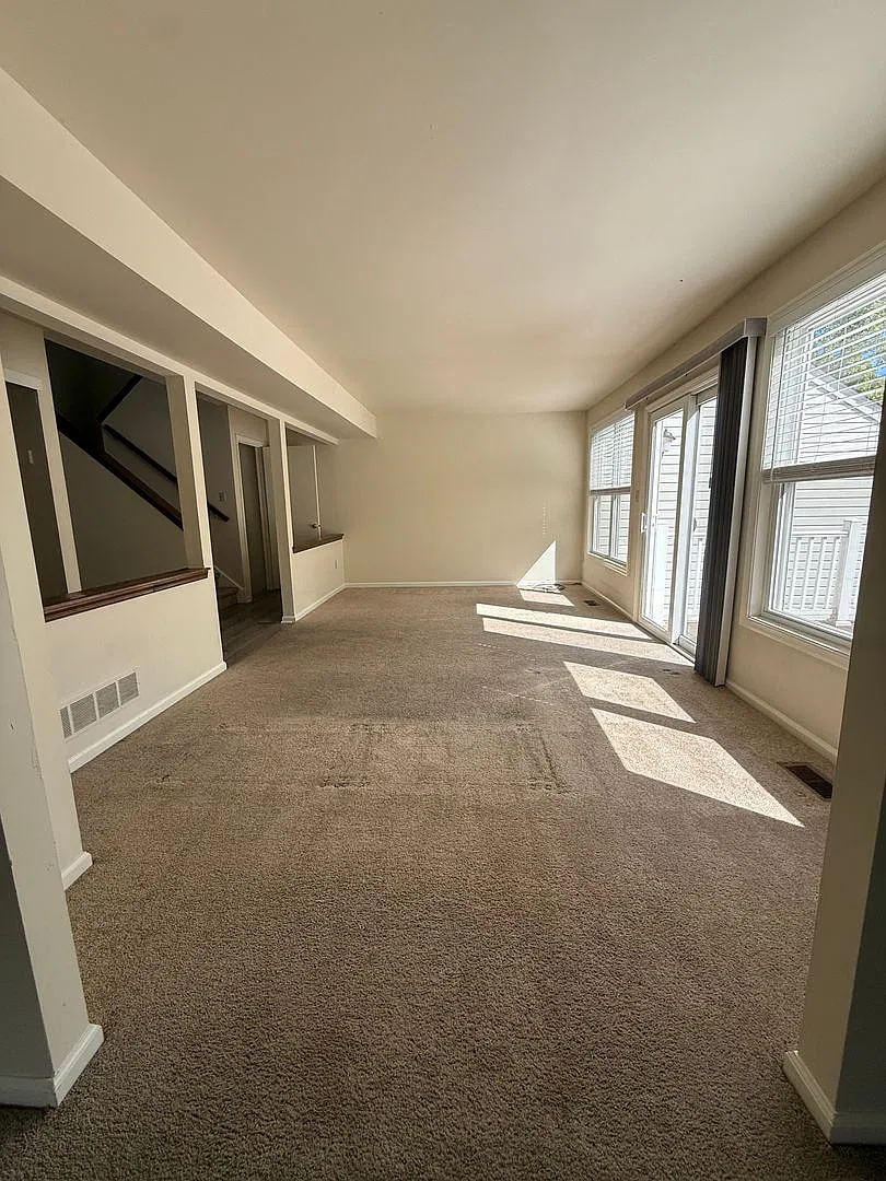 3 Bed / 1.5 Bath Townhome in Brittany Farms, The Highlands Community — Photo 4