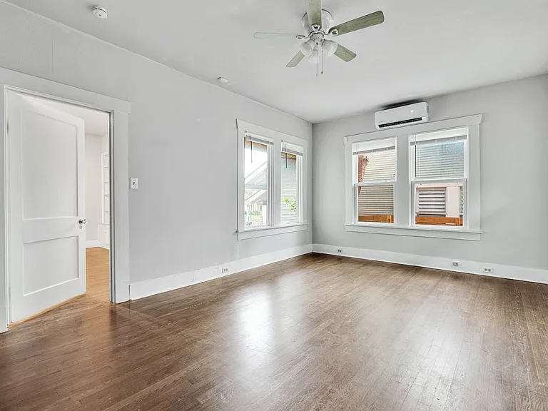 502 E Courtland Pl — Photo 13