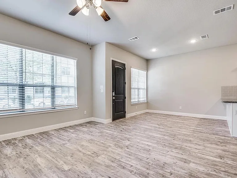 2220 Epitome Ave — Photo 2