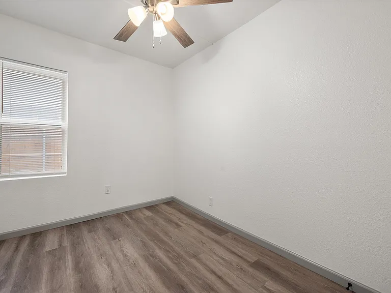2207 Prairie Ave — Photo 21