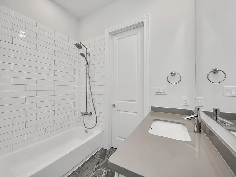 8724 Oak Kolbe Ln — Photo 32