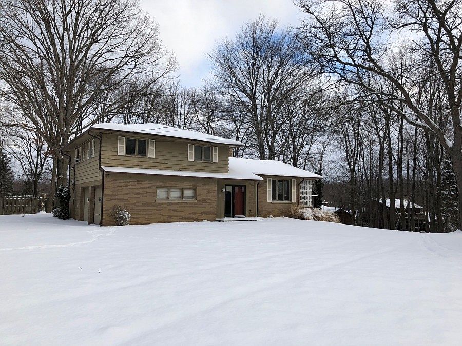 2nd image of 18026 Meadow Ln