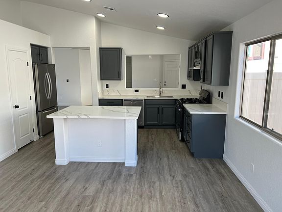 4th image of 522 Dolphin Peak Ct