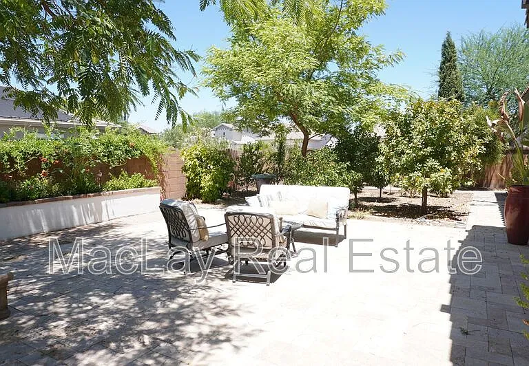 2910 E Wildhorse Dr — Photo 29