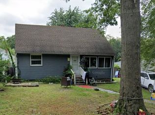 49 Hillmont St, Springfield, MA 01109