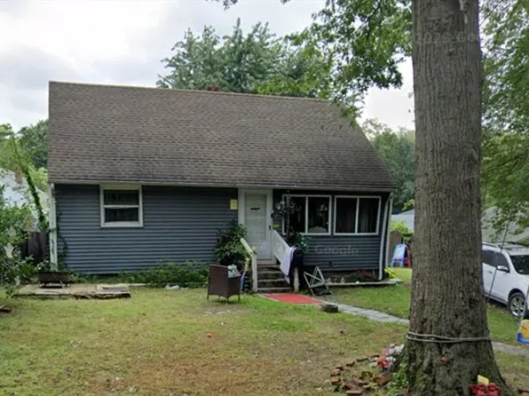 49 Hillmont St, Springfield, MA 01109