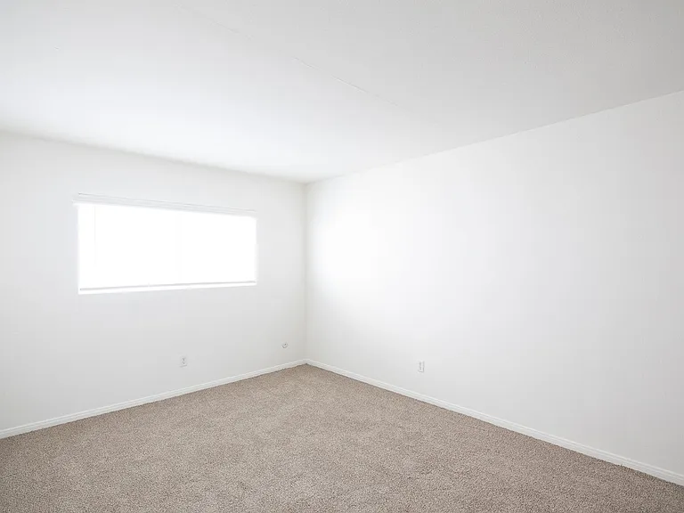 1075 Agate St #E — Photo 8