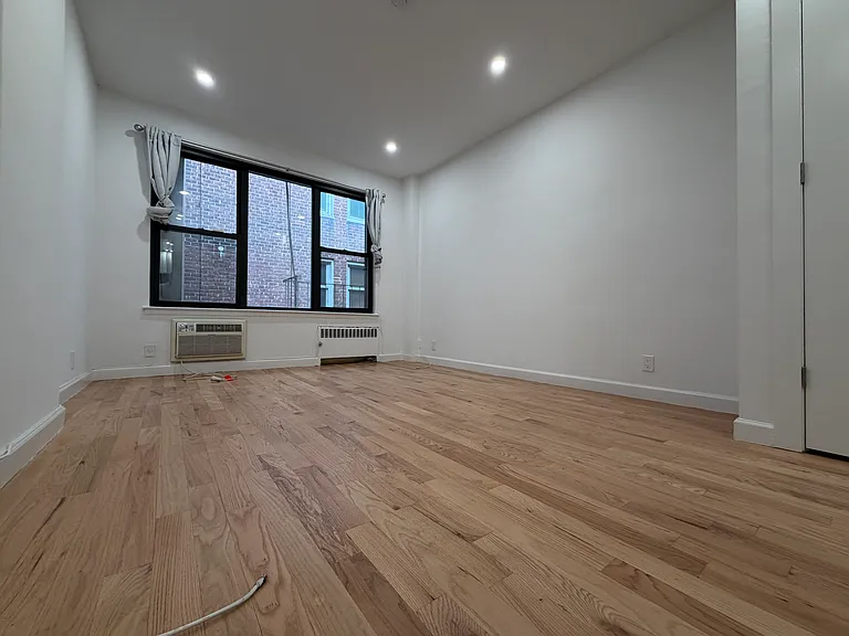 1324 2nd Ave #4A — Photo 1