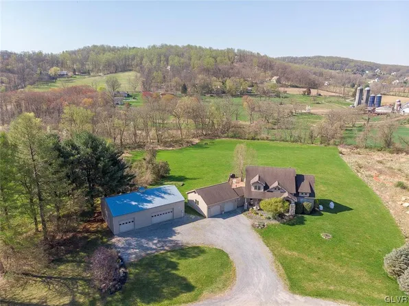 5 Bachman Ln, Easton, PA 18042